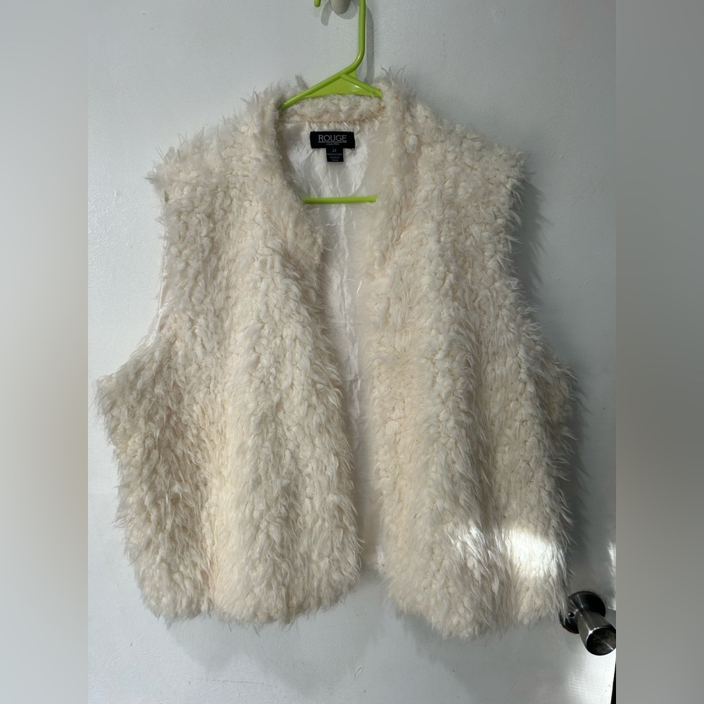 Rouge collection plus size vest